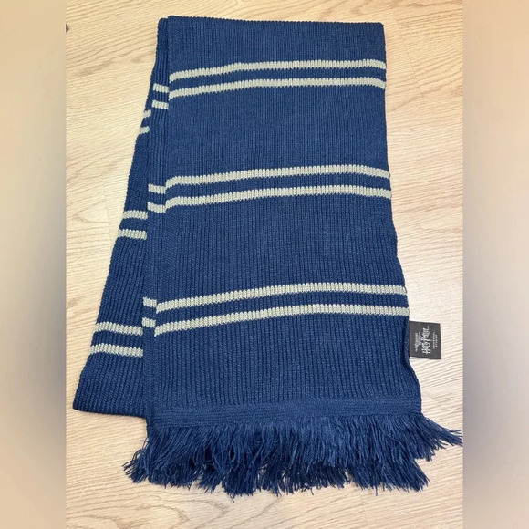 Universal Studios The Wizarding World of Harry Potter Authentic Ravenclaw Scarf - Picture 6 of 6